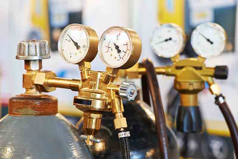 welding equipment acetylene gas cylinder tank with gauge regulators manometers